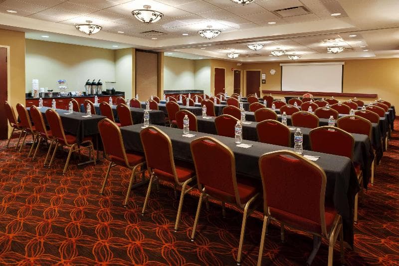 Hampton Inn & Suites Grove City photo 1