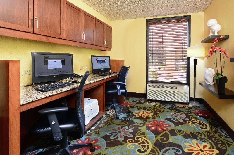 Hampton Inn Charlotte-North/Lake Norman photo 1
