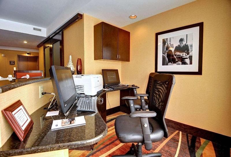 Hampton Inn Eden 5