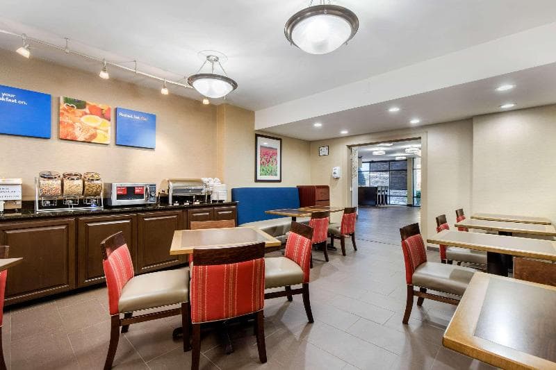 Comfort Inn 3