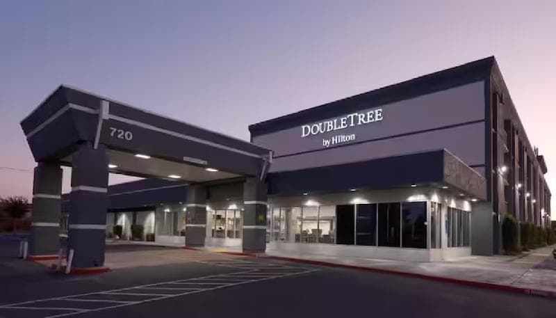 DoubleTree by Hilton Livermore photo 1
