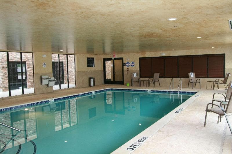 Hampton Inn & Suites Dallas-Arlington North-Entertainment Di 4