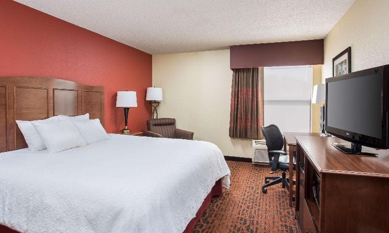 Hampton Inn Shawnee 4
