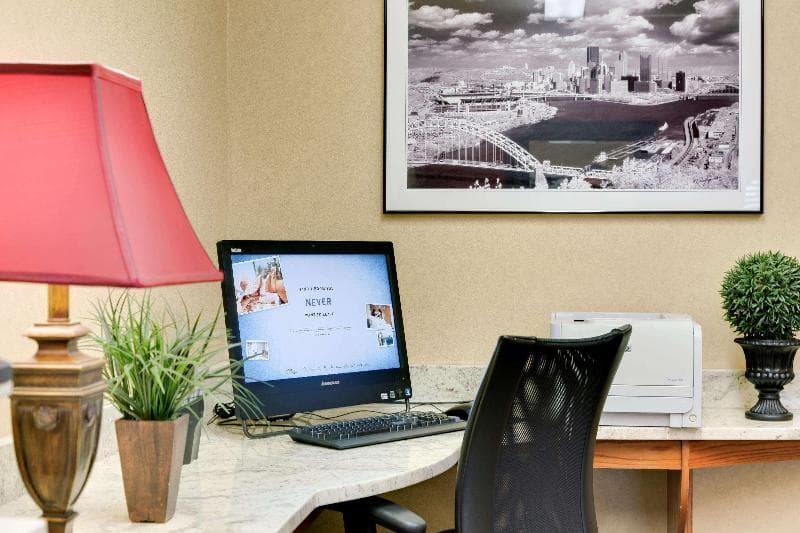 Hampton Inn Pittsburgh-Airport photo 1