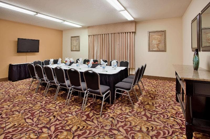Hampton Inn Pittsburgh-Airport 3