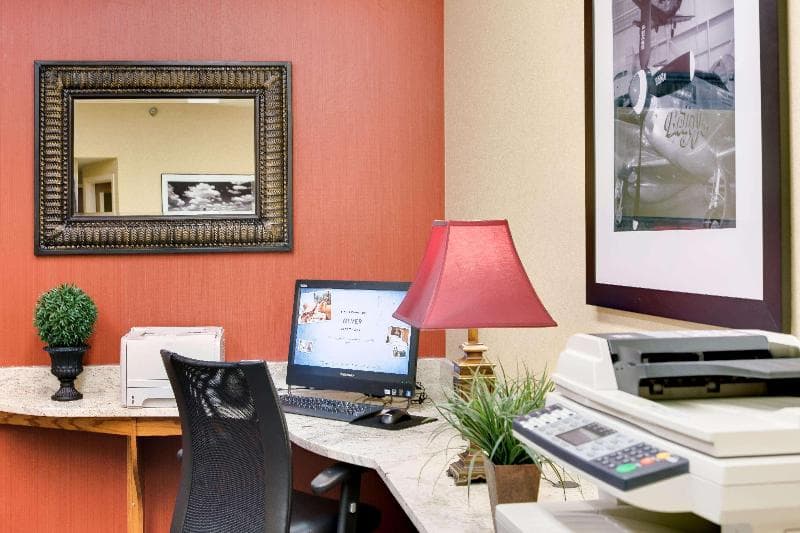 Hampton Inn Pittsburgh-Airport 5