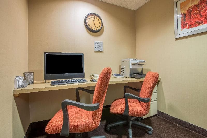 Hampton Inn & Suites Los Alamos White Rock photo 1
