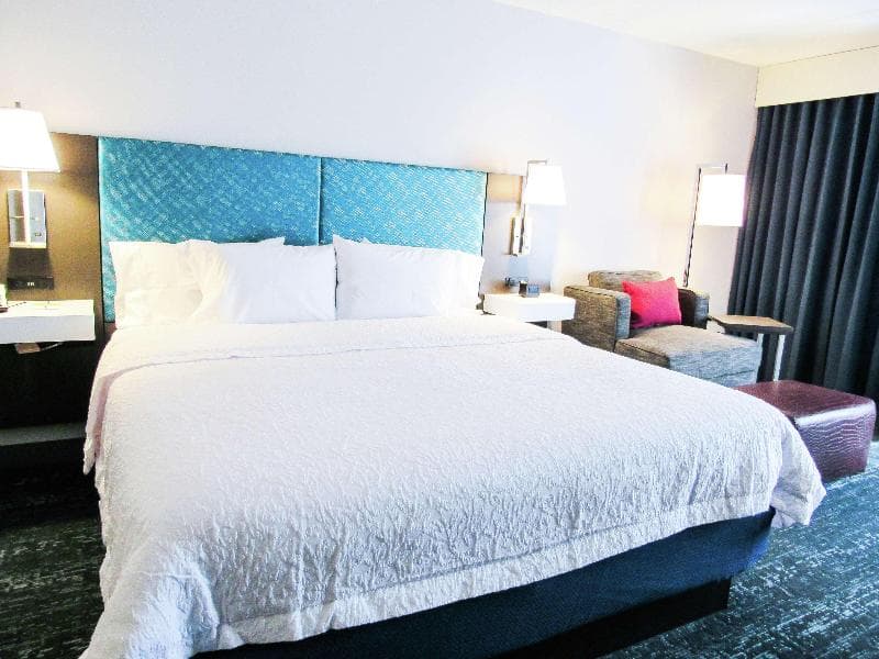 Hampton Inn & Suites Newtown 5