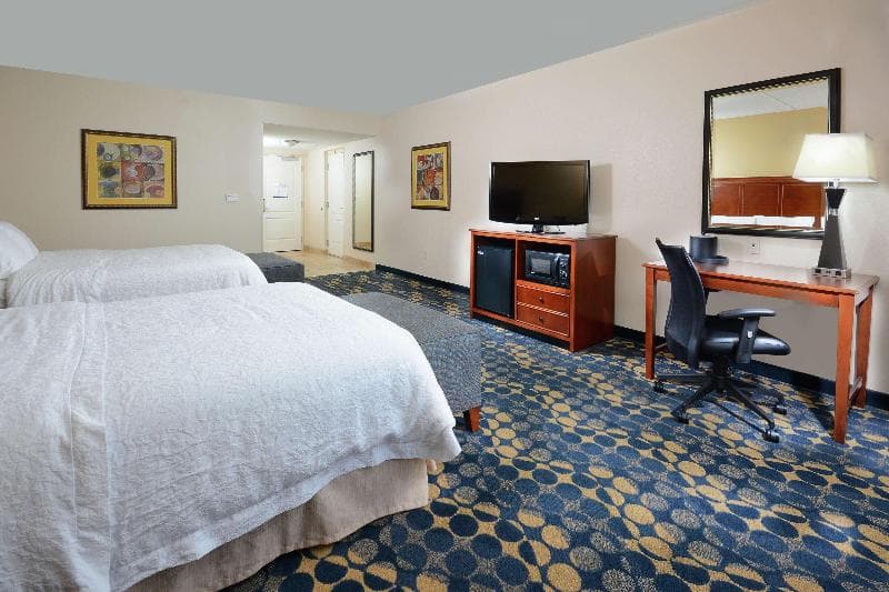 Hampton Inn & Suites Huntersville 3