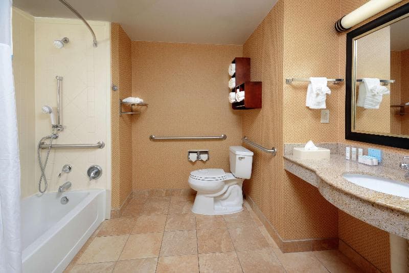 Hampton Inn & Suites Huntersville 5