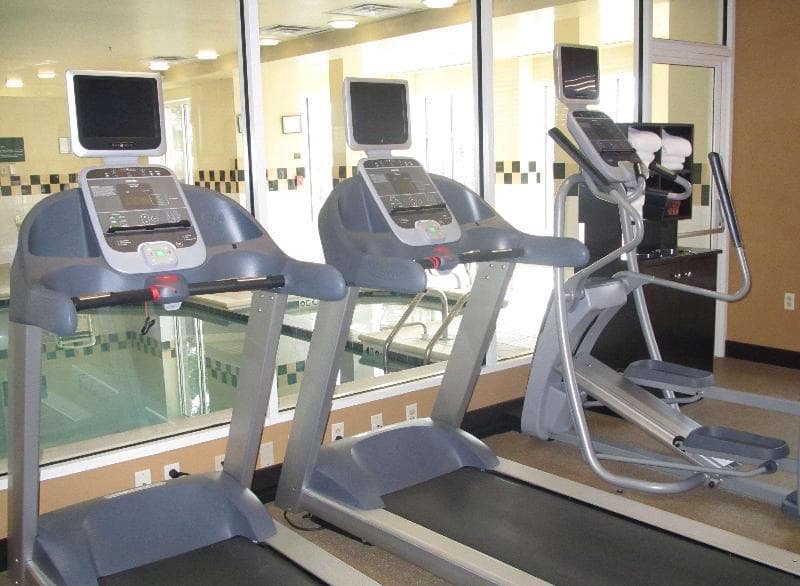 Hilton Garden Inn Addison 2