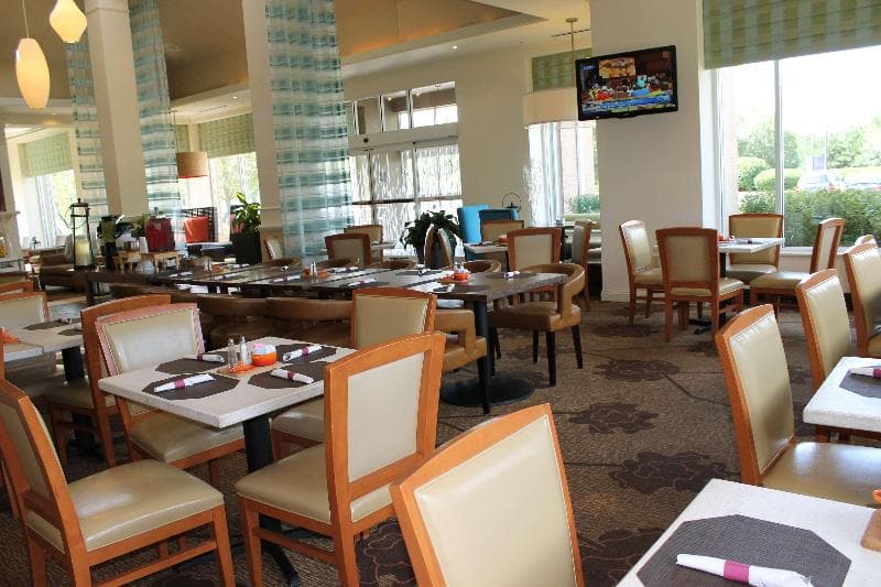 Hilton Garden Inn Addison 3