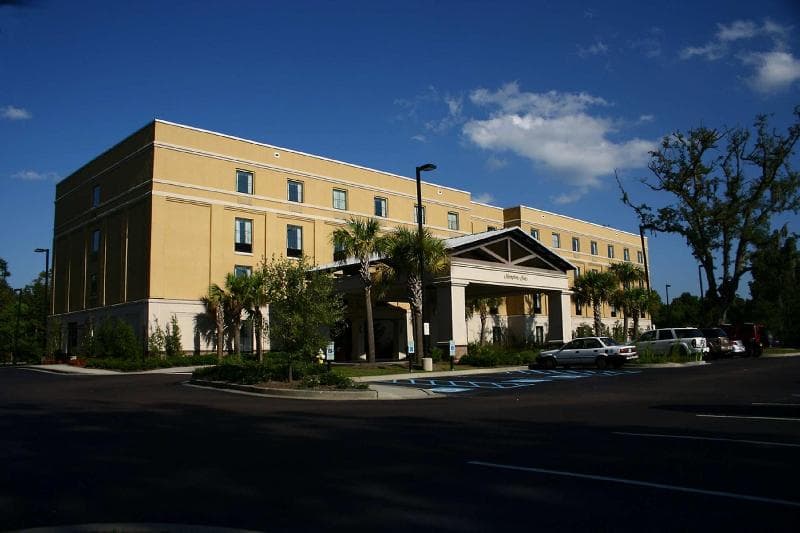 Hampton Inn Charleston - Daniel Island photo 1