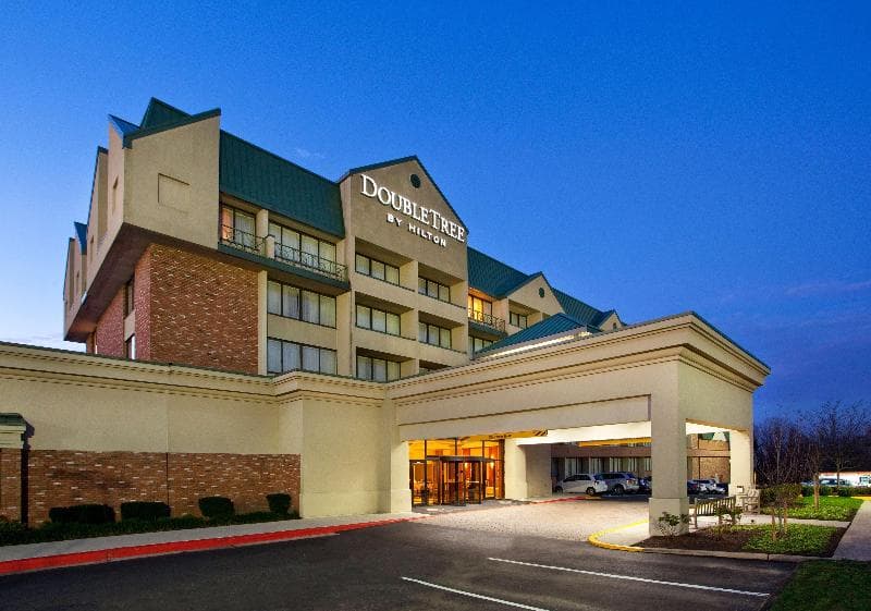 DoubleTree by Hilton Hotel Baltimore North - Pikesville photo 1