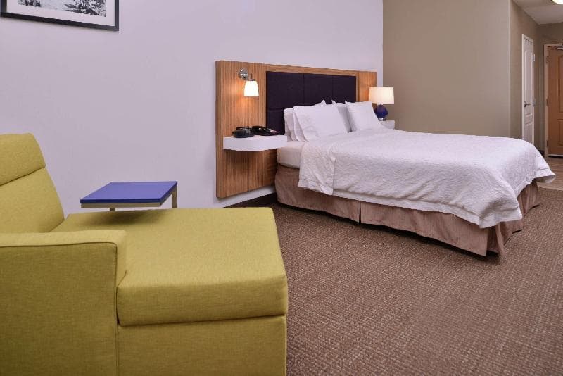 Hampton Inn & Suites Woodland-Sacramento Area 2