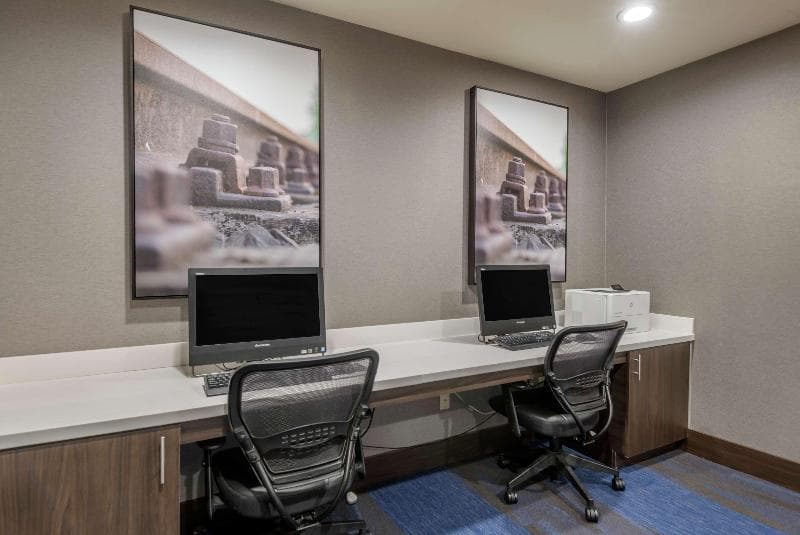 Hampton Inn Brownwood photo 1