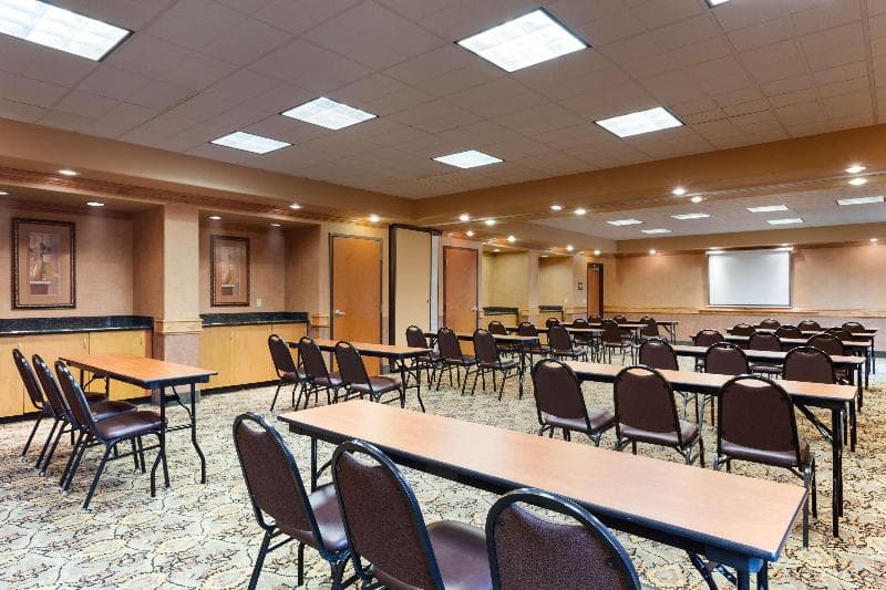 Hampton Inn & Suites Pharr 4