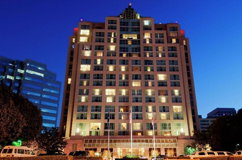 Hilton Los Angeles North/Glendale & Executive Meeting Center photo 1