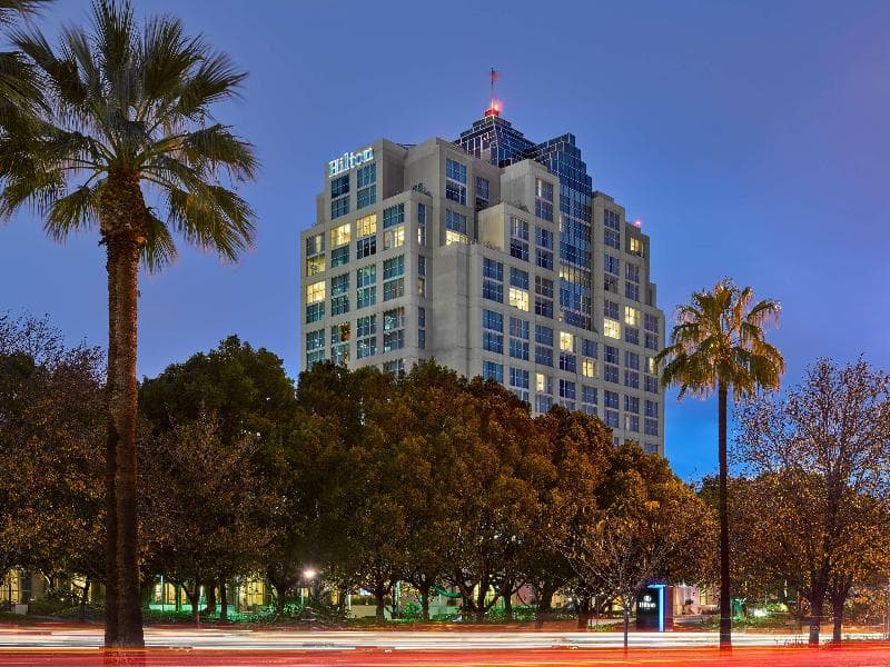 Hilton Los Angeles North/Glendale & Executive Meeting Center 3