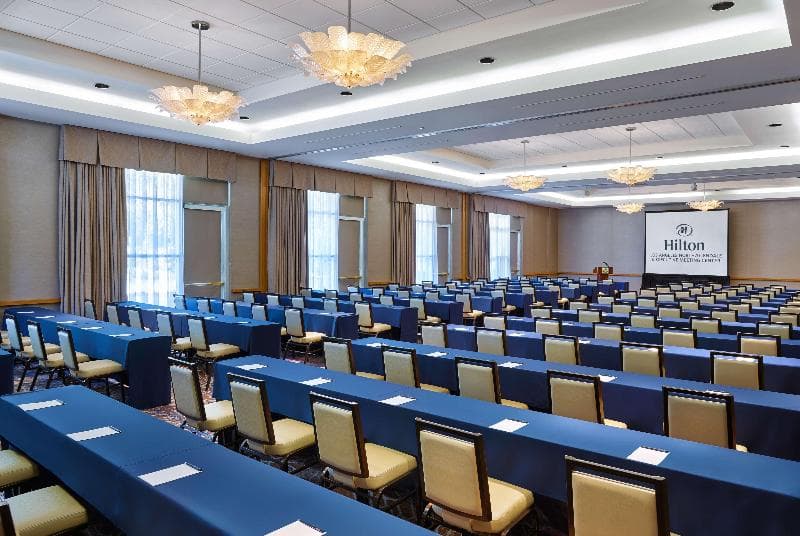 Hilton Los Angeles North/Glendale & Executive Meeting Center 5