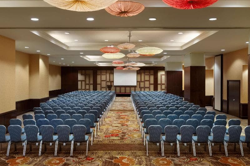 Embassy Suites by Hilton Los Angeles Glendale photo 1