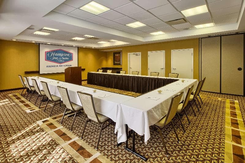 Hampton Inn & Suites Burlington photo 1