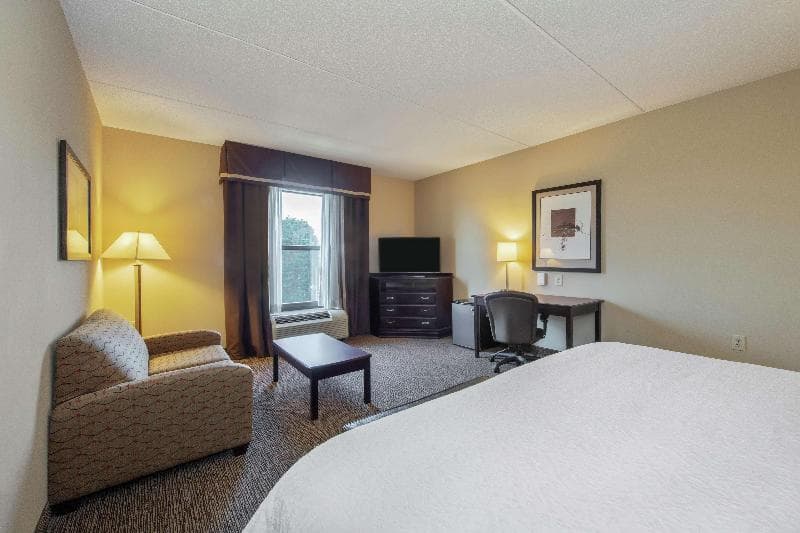Hampton Inn & Suites Burlington 2