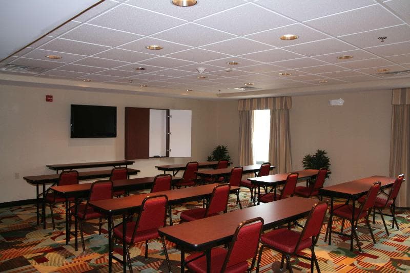 Hampton Inn & Suites Cleveland-Mentor photo 1