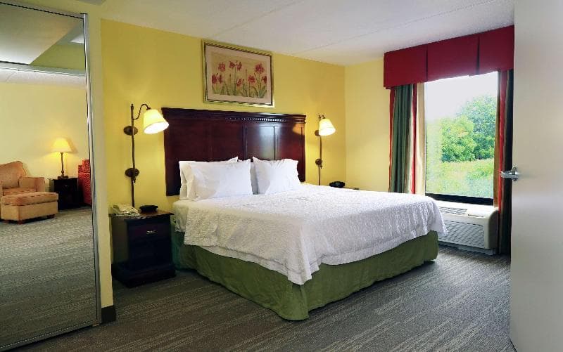 Hampton Inn & Suites Lamar 2