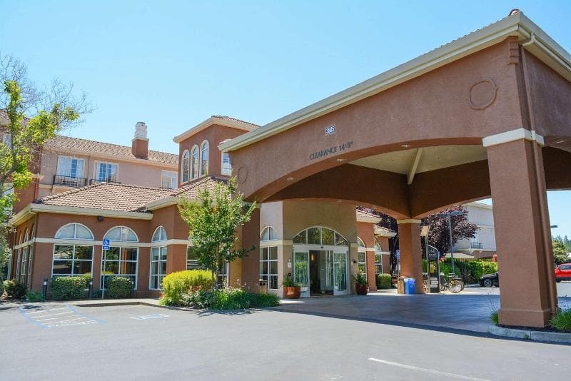 Hilton Garden Inn Napa 2