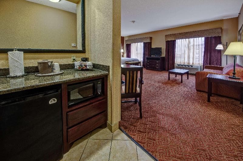 Hampton Inn & Suites Corsicana 2