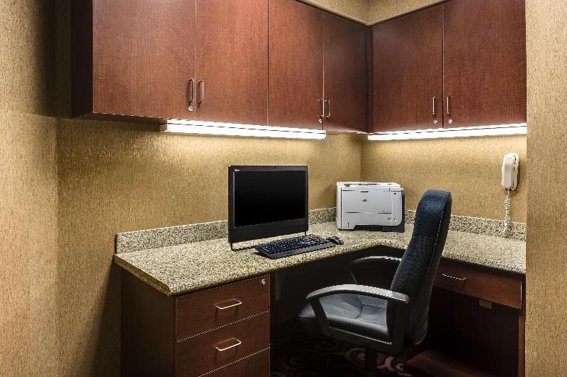 Hampton Inn & Suites West Bend photo 1