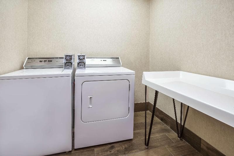 Hampton Inn Detroit/Belleville-Airport Area 2