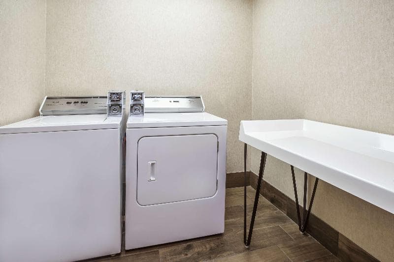 Hampton Inn Detroit/Belleville-Airport Area 5