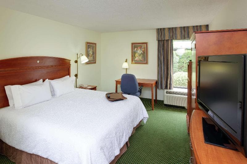 Hampton Inn Chester 2