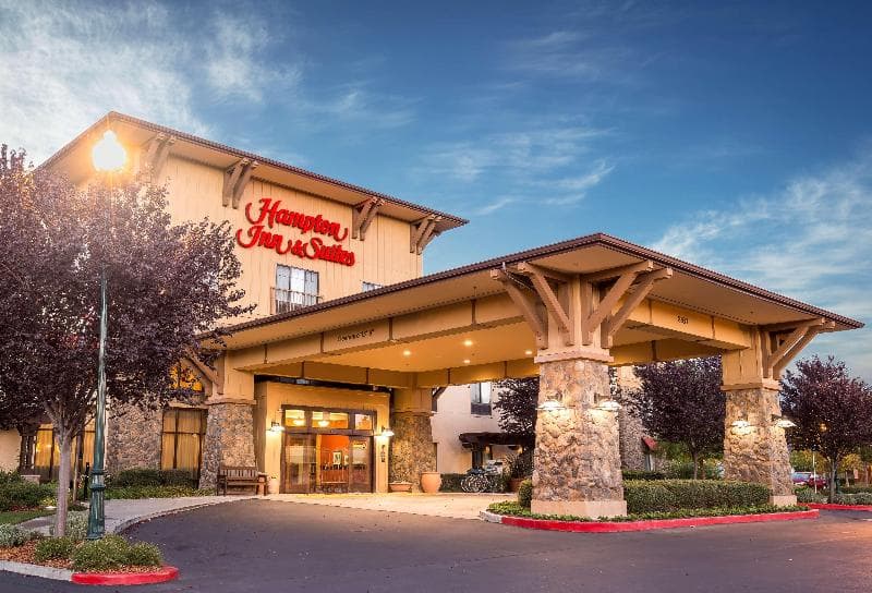 Hampton Inn & Suites Windsor - Sonoma Wine Country 5