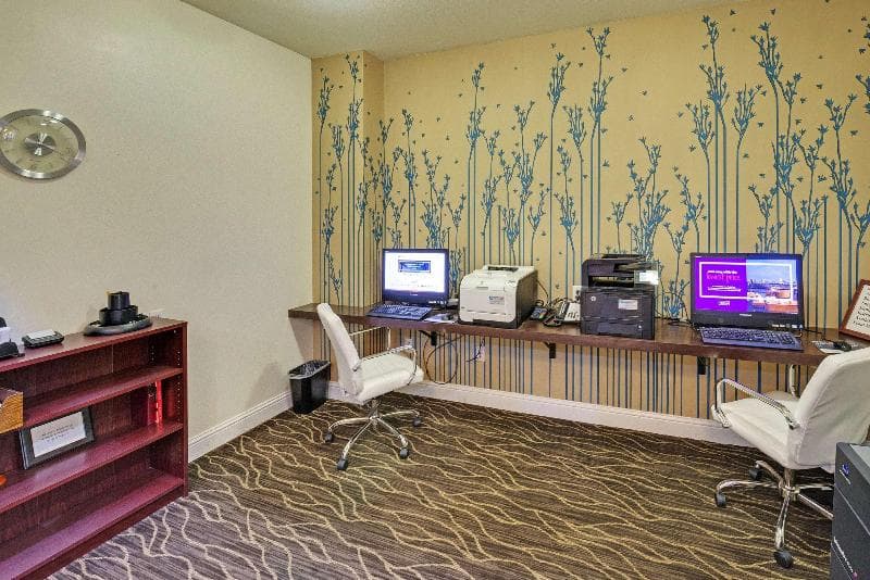 Hilton Garden Inn Portland Airport photo 1