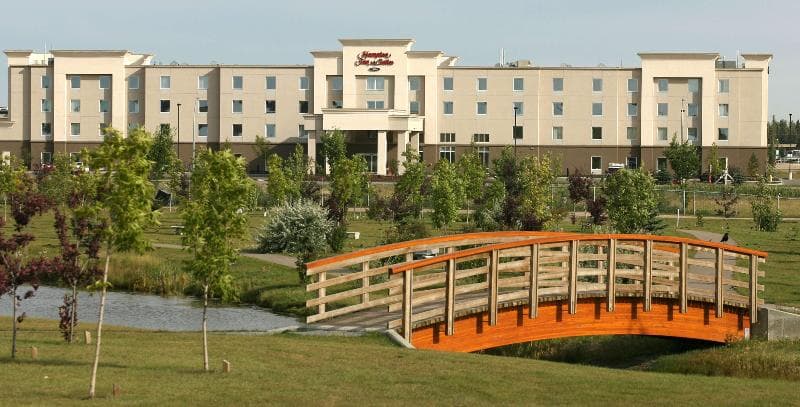 Hampton Inn & Suites by Hilton Red Deer 4