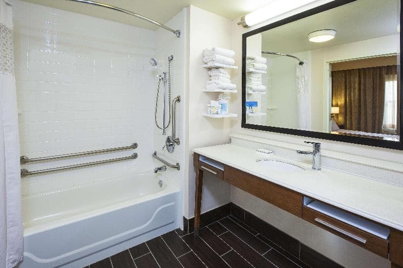 Hampton Inn & Suites Providence/Warwick-Airport 5