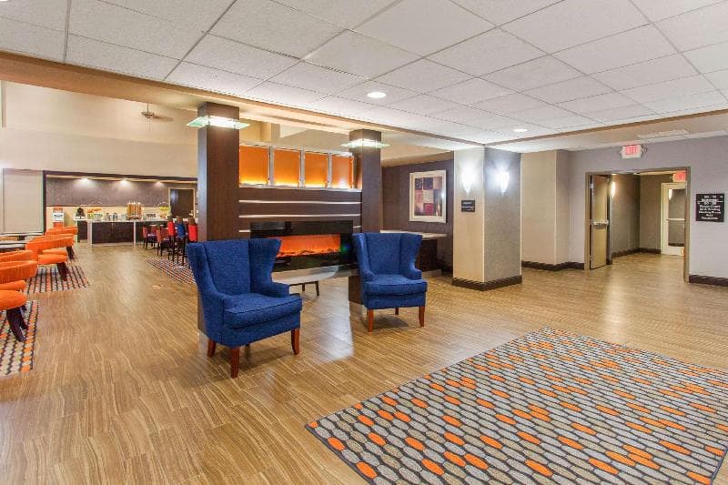 Hampton Inn & Suites Merced 2