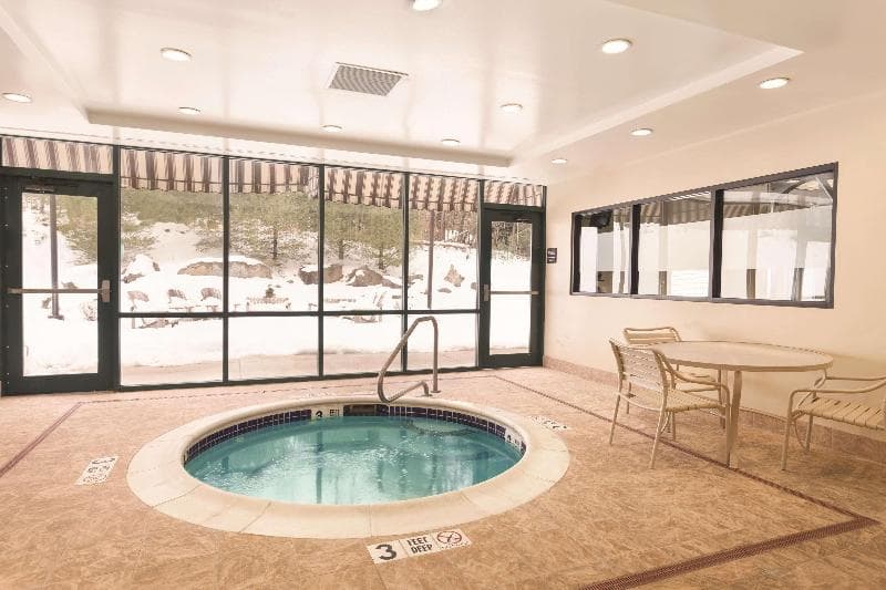 Hampton Inn & Suites Lake George 4