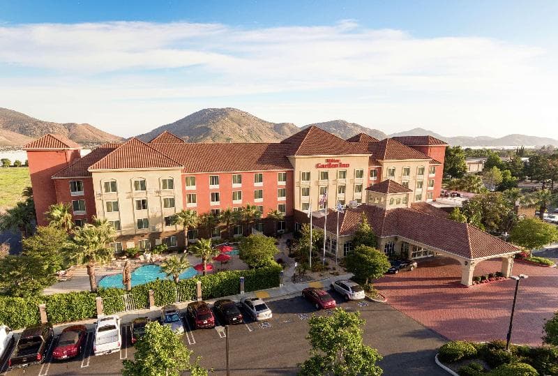 Hilton Garden Inn Fontana photo 1