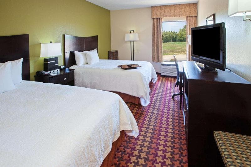 Hampton Inn Louisville I-65 @ Brooks Rd. 4