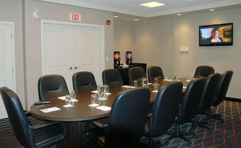 Hampton Inn & Suites by Hilton Lethbridge 5