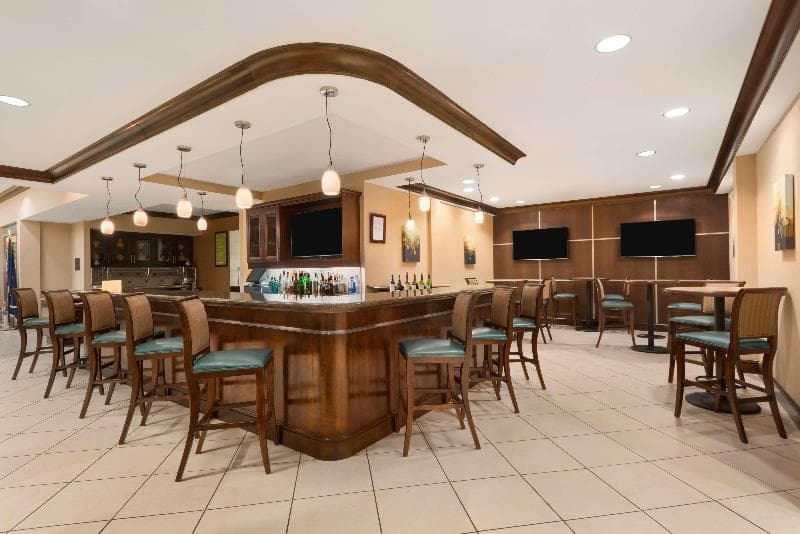Hilton Garden Inn Dulles North 2