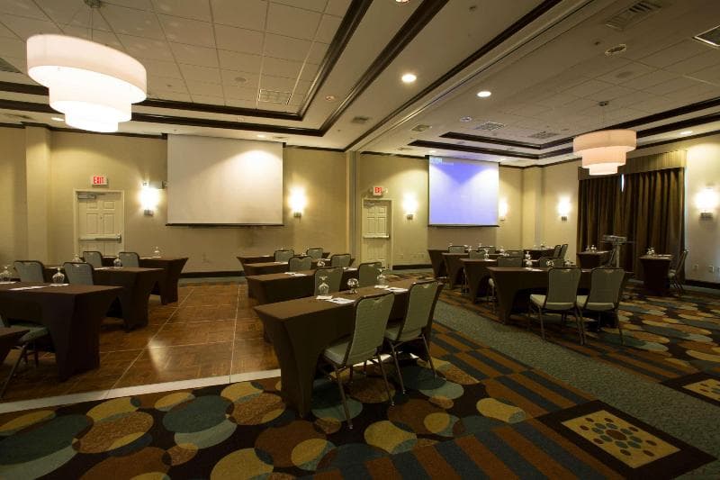 Hilton Garden Inn Dulles North 5