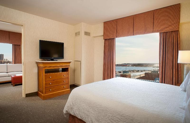 Hilton Garden Inn Portland Downtown Waterfront 5