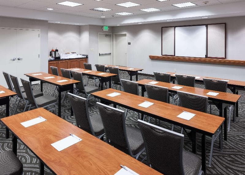 Hampton Inn & Suites Tulare 4
