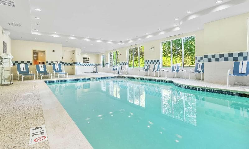 Hampton Inn Nashua 4