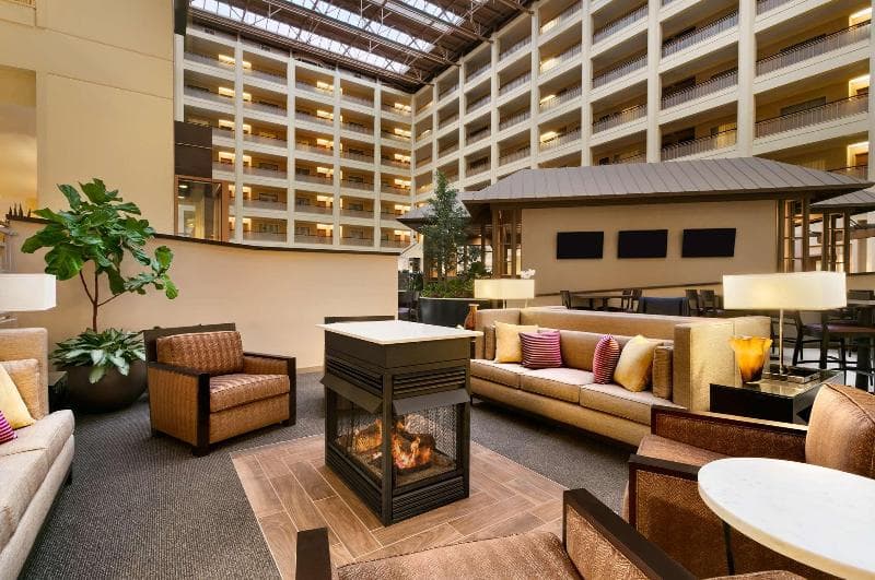 Embassy Suites by Hilton Chicago North Shore Deerfield 3